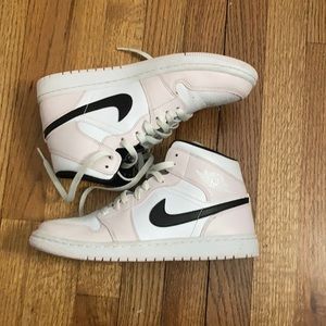 Size 8.5 in men’s     Size 10 in woman’s